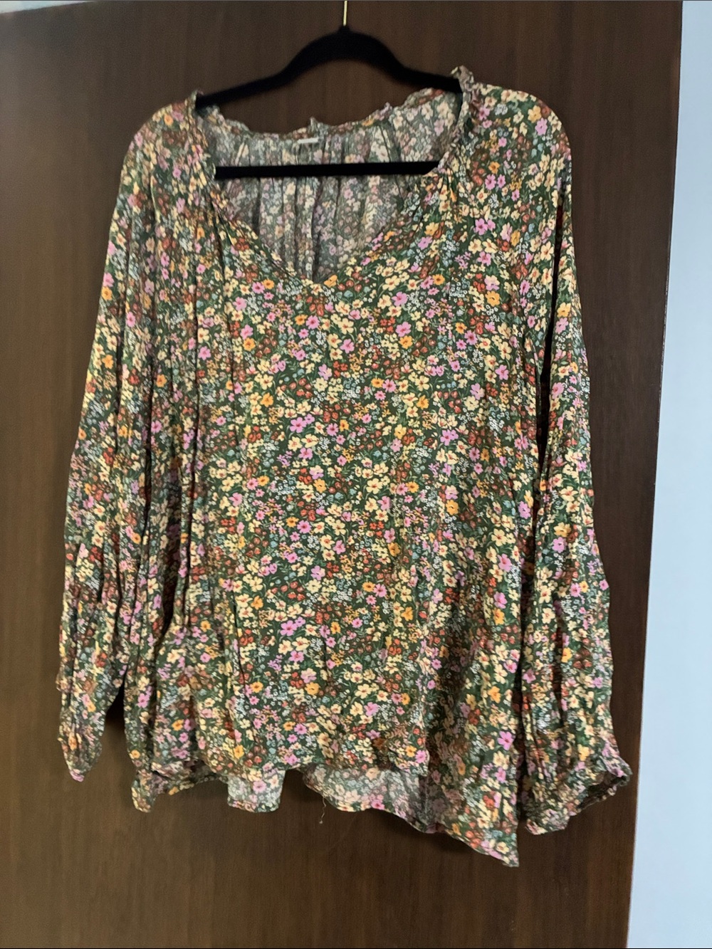 Old Navy XXL Floral V-Neck Peasant Blouse - Olive Multi